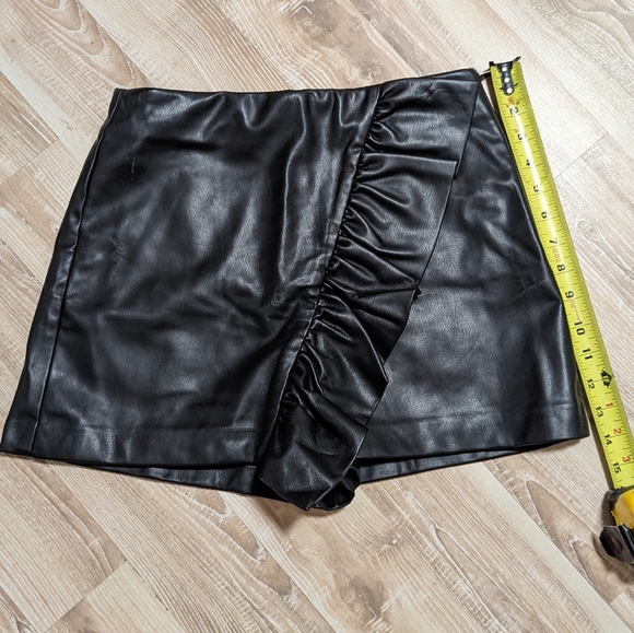Zara Black Vegan Leather Mini Skirt - Picture 6 of 6